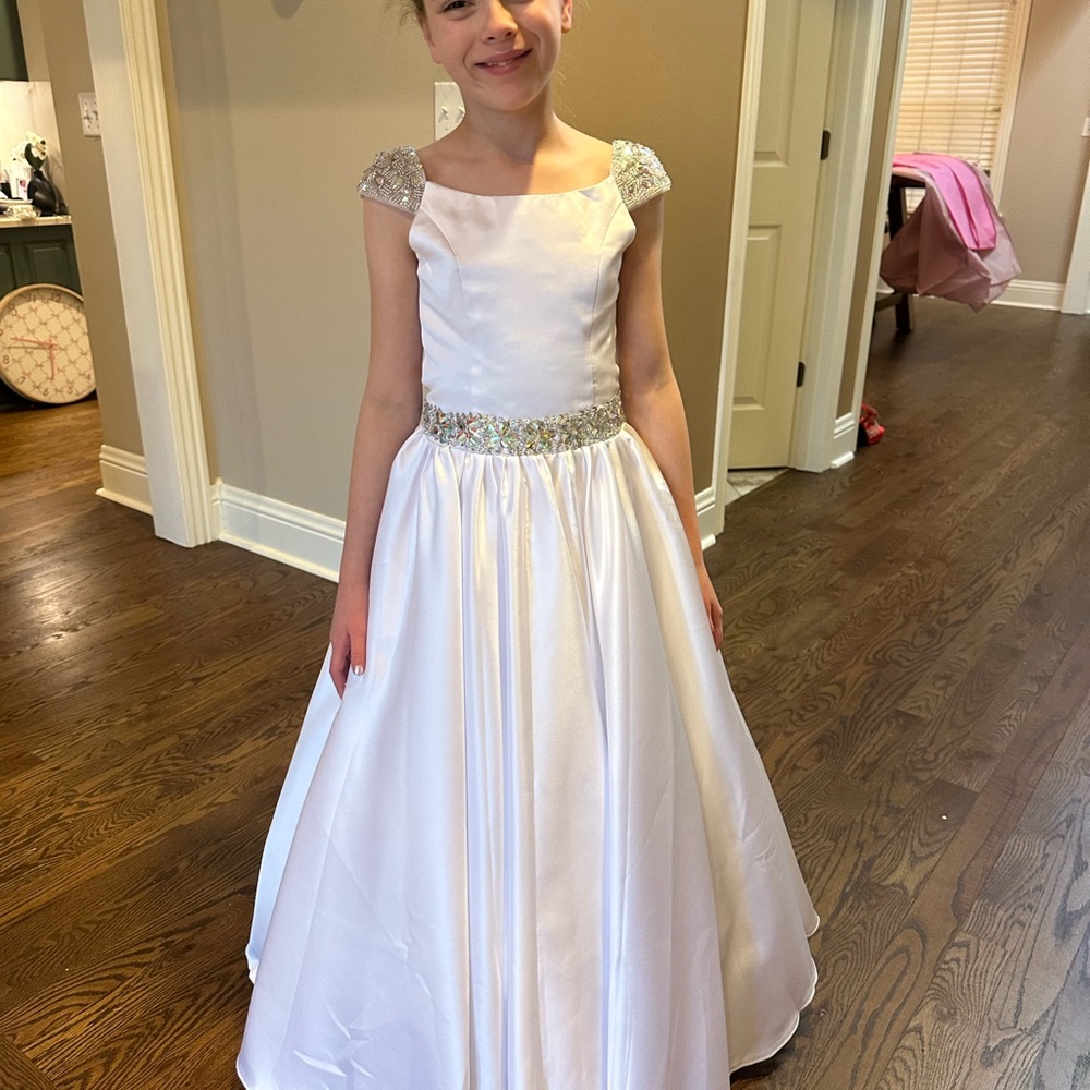 Elegant White Pageant Kids Dress with Sparkling Accents